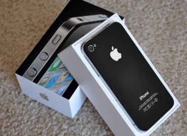 Na predaj nov Apple iPhone 4 32GB Apple