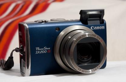 Predam kompakt Canon Powershot SX200 IS