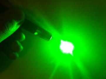 Zelen laser
