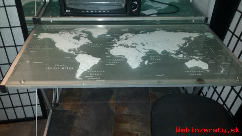 Stôl s mapou sveta na predaj