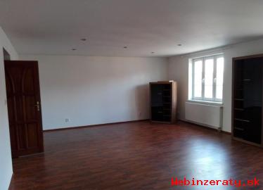 Prenjom 2 izbovho bytu v centre mesta,
