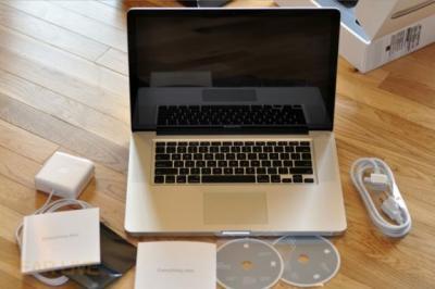 Zbrusu nov Apple MacBook Pro notebooky