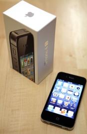 Na prodej Apple iPhone 64GB 4S