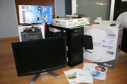 predam PC s LCD monitorom