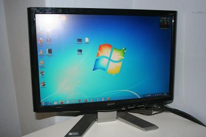 predam PC s LCD monitorom