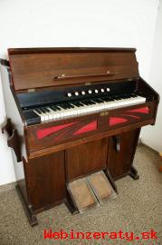 Predam starozitne harmonium