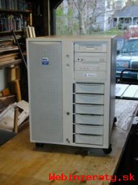 Server - DELL PowerEdge 4200