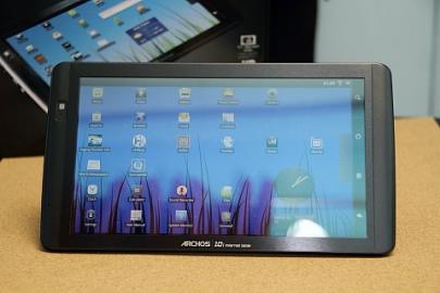 Predam tablet pc Archos 101 8 gb,wifi. .